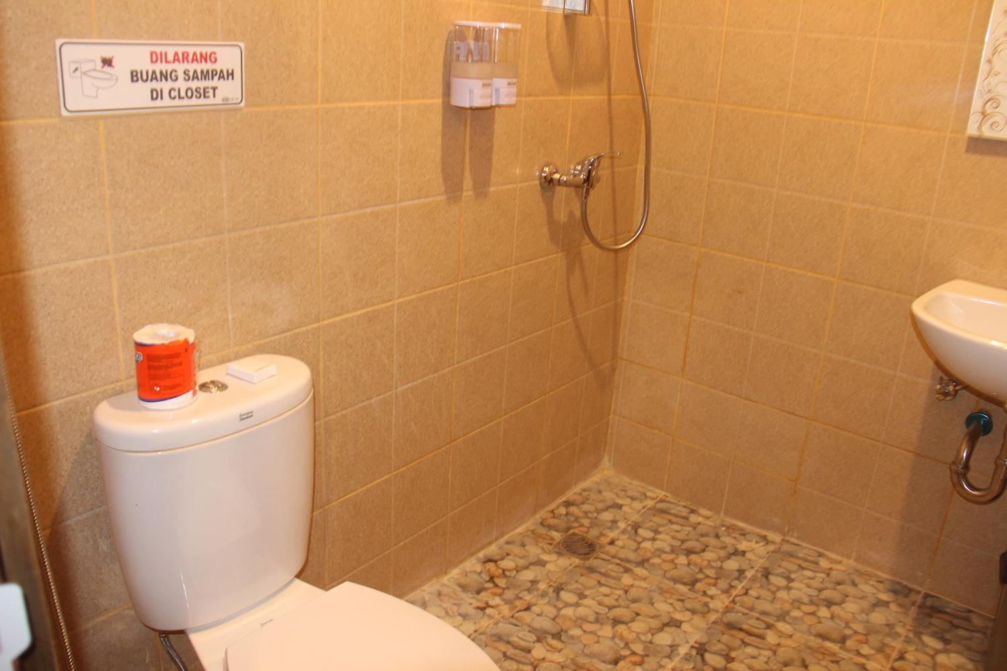 The Garuda Homestay Sanur Room photo